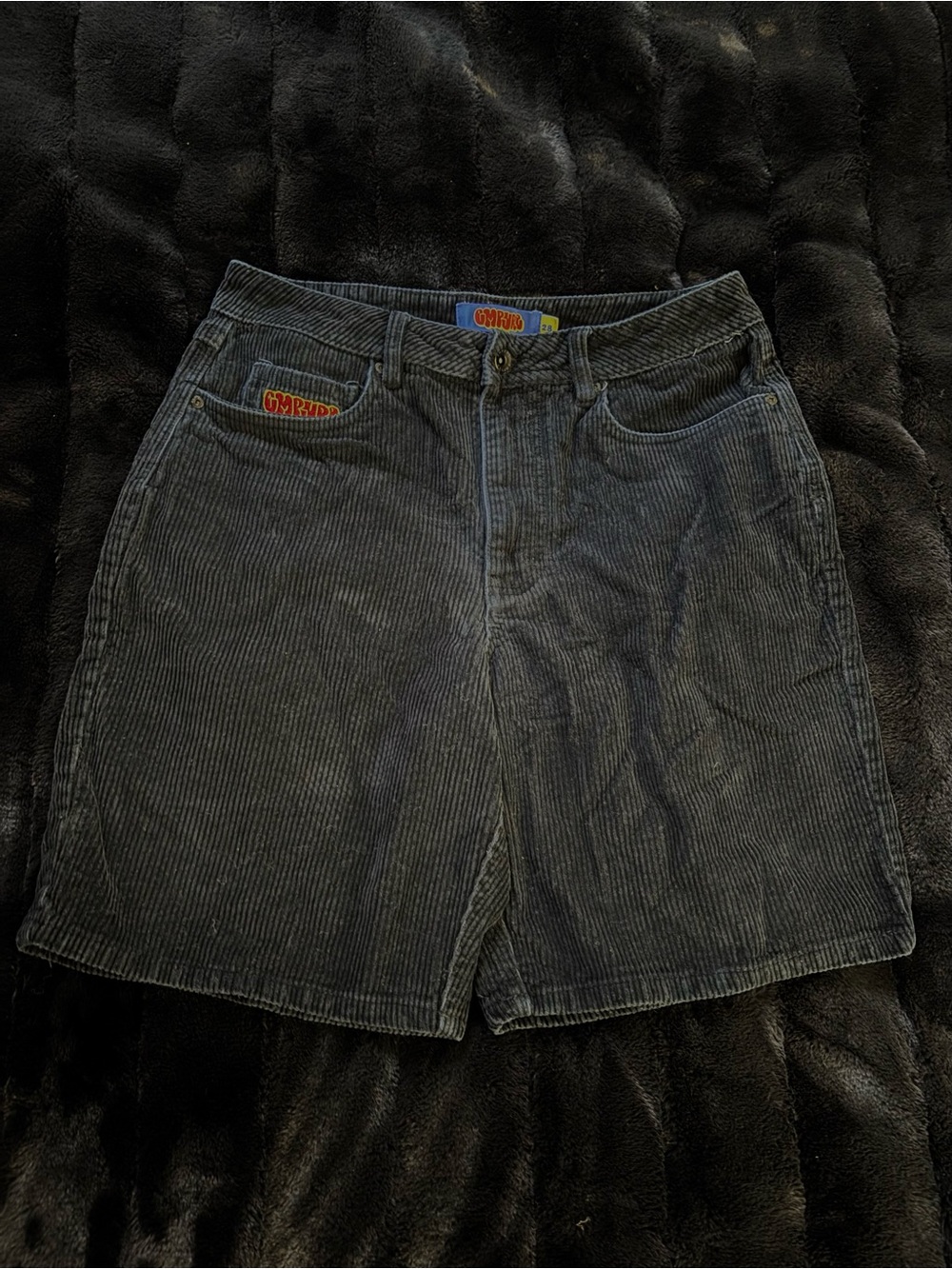 Empyre Men's Corduroy Texture Active 90s Y2K Skate Shorts in Charcoal Black